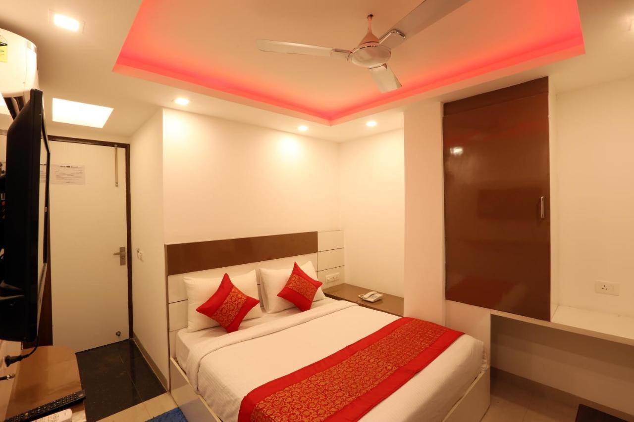 Hotel Ark Suites At Airport Nova Deli Exterior foto