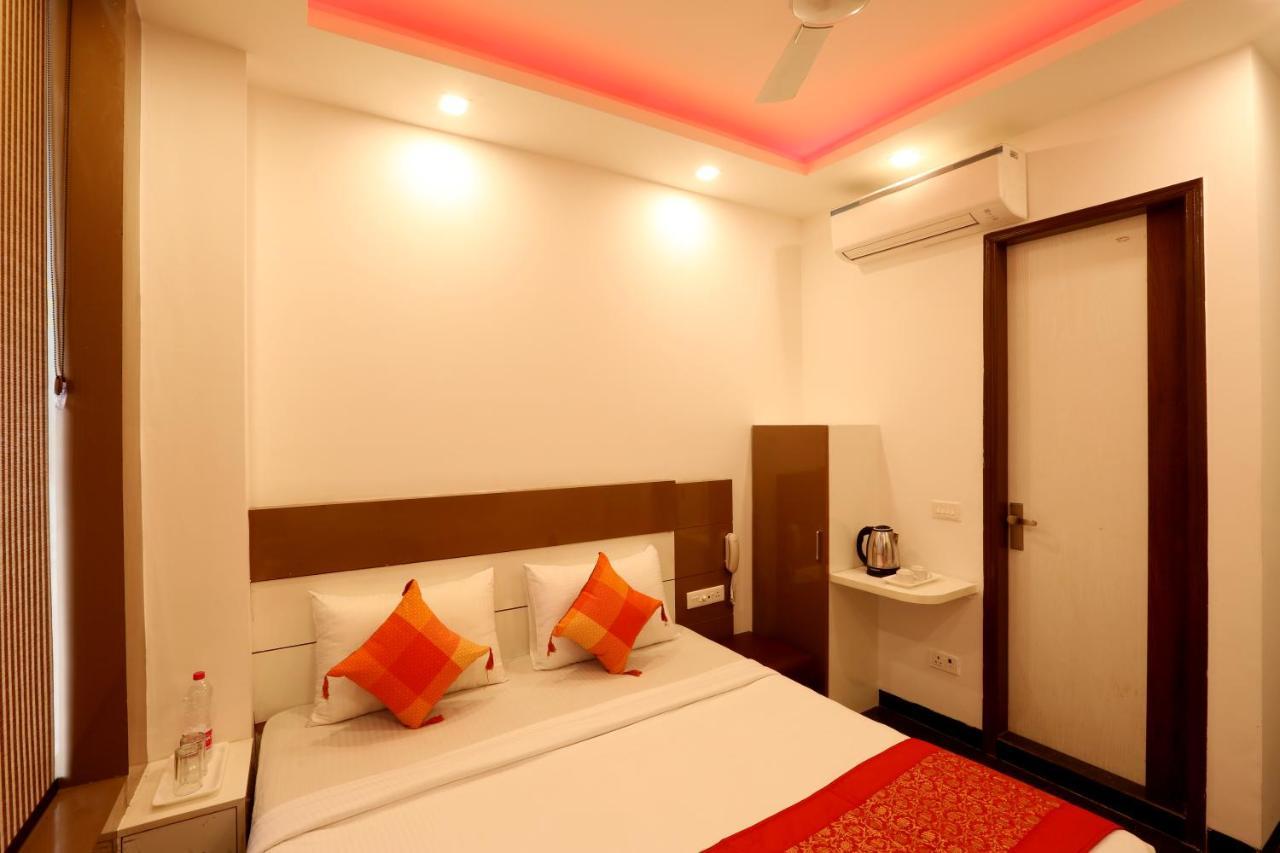 Hotel Ark Suites At Airport Nova Deli Exterior foto