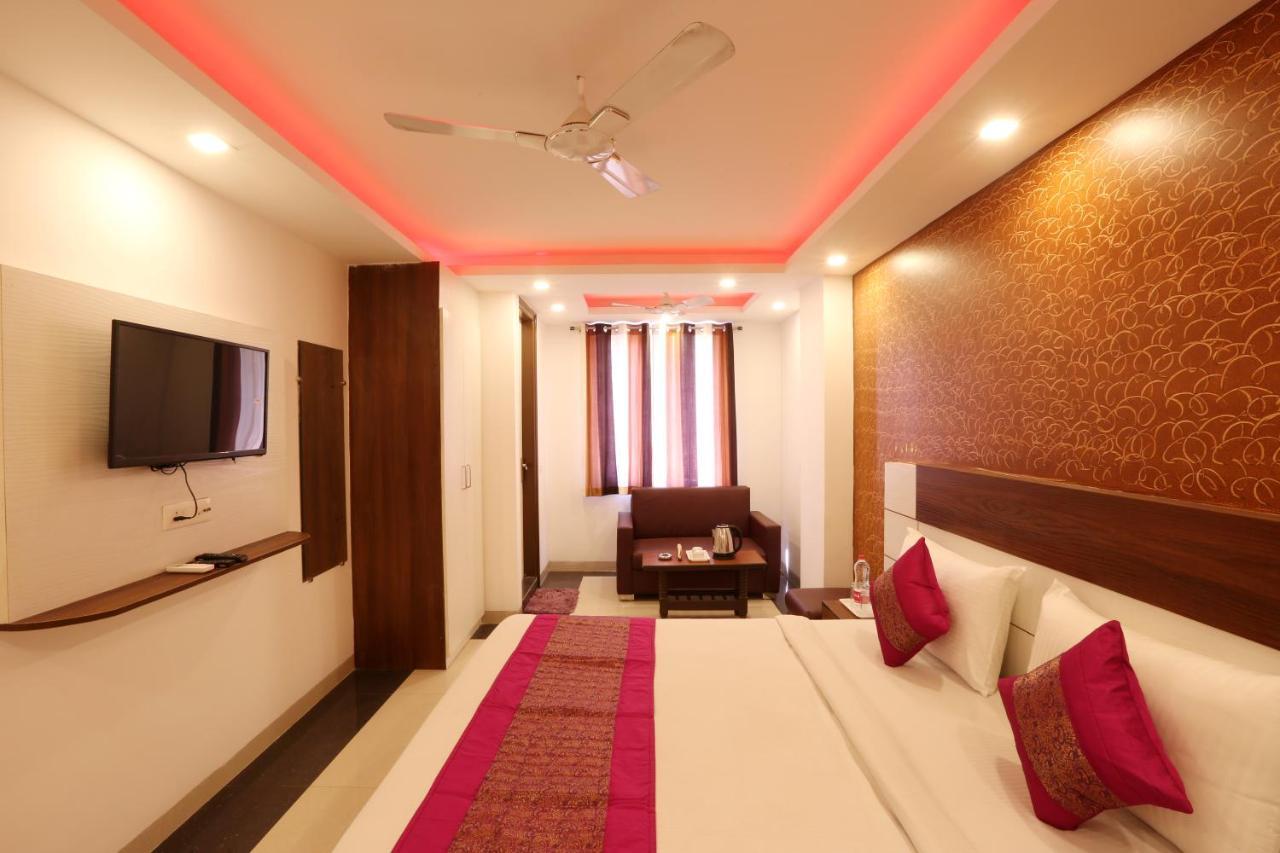 Hotel Ark Suites At Airport Nova Deli Exterior foto