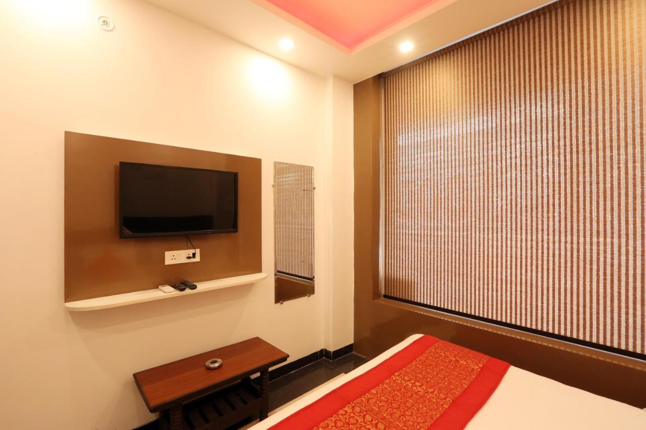 Hotel Ark Suites At Airport Nova Deli Exterior foto