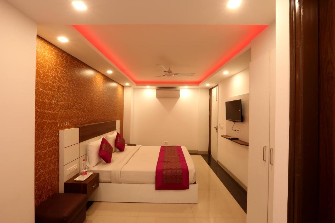Hotel Ark Suites At Airport Nova Deli Exterior foto
