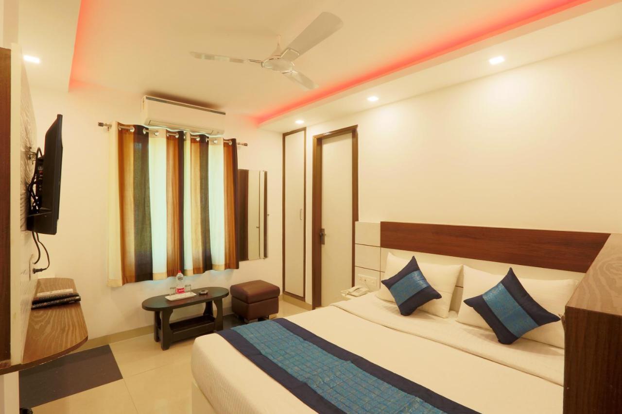 Hotel Ark Suites At Airport Nova Deli Exterior foto