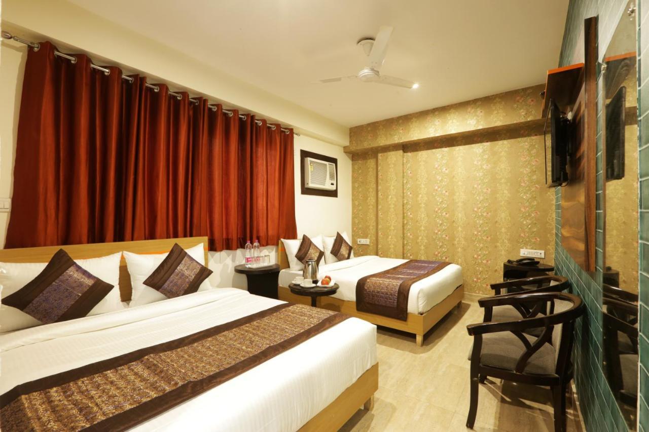 Hotel Ark Suites At Airport Nova Deli Exterior foto